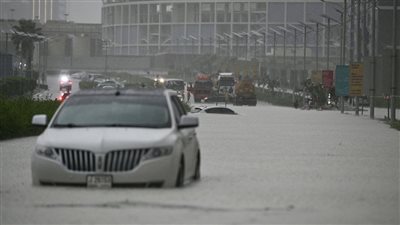 سيول في شوارع الإمارات بعد ليلة من الأمطار الغزيرة| فيديو