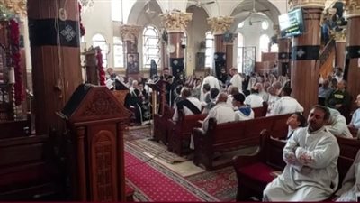 توافد الأقباط على الكنائس لأداء صلوات «الجمعة العظيمة» في ختام أسبوع الآلام | بث مباشر