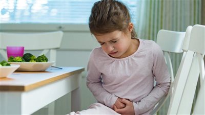 كشري وفراخ.. إصابة 3 طالبات بحالة تسمم في سوهاج