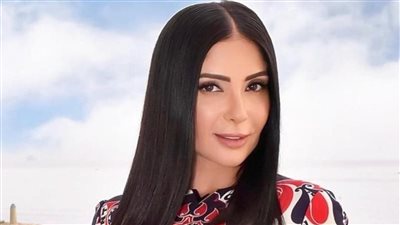 تكريم منى زكي في مهرجان البحر الأحمر السينمائي بدورته الرابعة عن مشوارها الفني