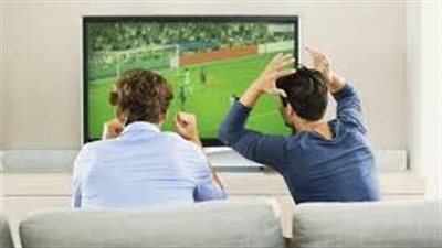 مشاهدة الرياضة تجعل الأشخاص أكثر سعادة | دراسة