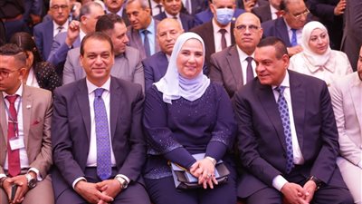 وزيرة التضامن تزور الكنيسة الإنجيلية للتهنئة بعيد القيامة | صور 