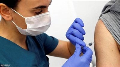 إقرار الحصول على لقاح أسترازينيكا يمنع المتضررين من مقاضاة الشركة.. ومحامٍ: ملوش لزمة