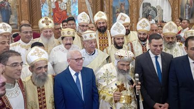 محافظ بورسعيد يفتتح كنيسة جديدة في عيد القيامة | صور 