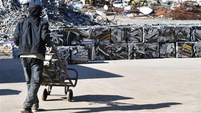 بقيمة 5 آلاف جنيه.. فرض رسم صادر على بعض أنواع الخردة والخامات