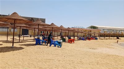 الدخول مجانًا.. محافظ السويس يقرر إعفاء المواطنين من رسوم دخول شاطئ السوايسة