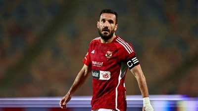 تفاصيل جديدة بشأن رحيل علي معلول المحتمل عن الأهلي 