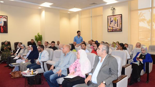 جانب من الندوة