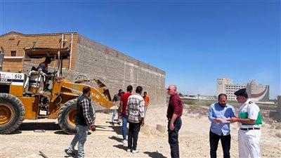 الإسكان تسترد 17990 مترًا بالسويس الجديدة وتزيل مخالفات بناء في بني سويف