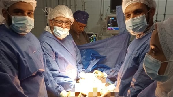 الفريق الطبي بمستشفى