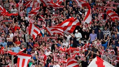 في حادث مروع.. قطع إصبع مشجع هولندي بسبب الألعاب النارية| صور 