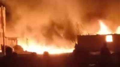 الحماية المدنية تسيطر على النيران في حريق بمخزن منتجات بترولية بالغردقة