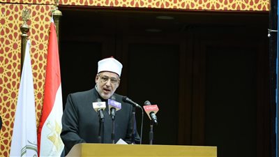 وكيل الأزهر يحذر الشباب: مغرضون يحاولون تشويه القدوات والإساءة إلى الرموز