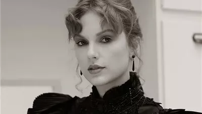 خبيرة تكشف إصابة تايلور سويفت بالتوحد