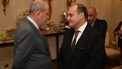 وزير الصناعة يبحث مع نظيره الأردني فرص تعزيز العلاقات الثنائية