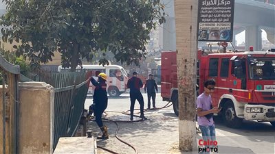 السيطرة على حريق مخزنين بمحل عطارة في شارع المعز
