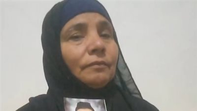 والدة شاب قتل على يد ابن عمه في الدقهلية: كان سالف من ابني فلوس وطالبه بيها| بث مباشر 