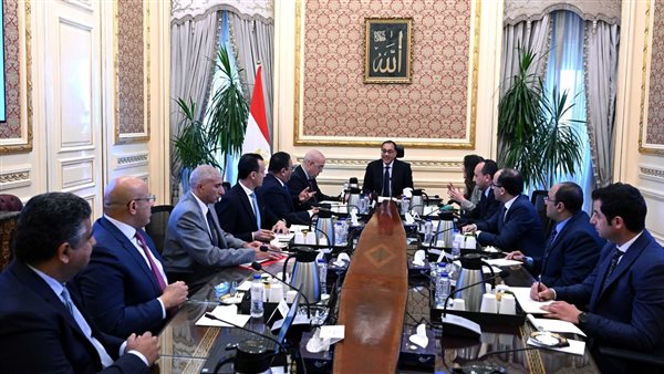 رئيس الوزراء خلال