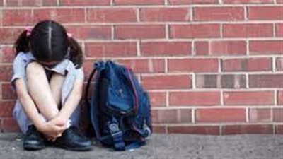 بالكلام واليد.. ولي أمر تلميذة يتهم مدرس لغة إنجليزية في مدينة نصر بالتحرش بابنته