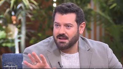  عمرو يوسف: أخفيت عن كندة مشهد القفز في فيلم شقو وقلت لوالدتي ده fake