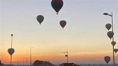 1200 سائح بسماء الأقصر على متن 40 رحلة بالون طائر