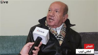 أول تعليق من لطفي لبيب على أنباء إصابته بشلل نصفي | خاص
