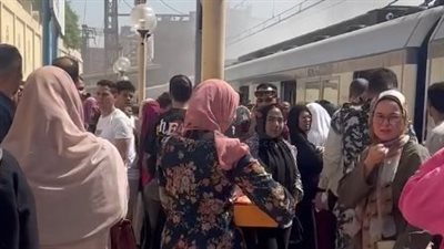 كيس بلاستيك.. التفاصيل الكاملة لتعطل حركة قطارات المترو بالخط الأول