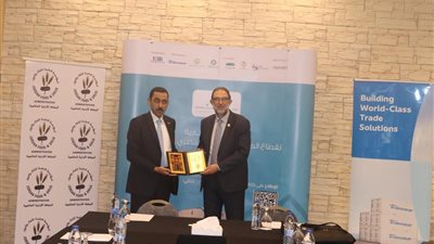 الهوبي ومدير مؤسسة الغذاء والدواء يبحثان سبل تعزيز التعاون المشترك في مجال الغذاء