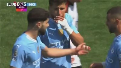 ووكر يحرم جفارديول من تسجيل هاتريك تاريخي في مباراة مانشستر سيتي وفولهام