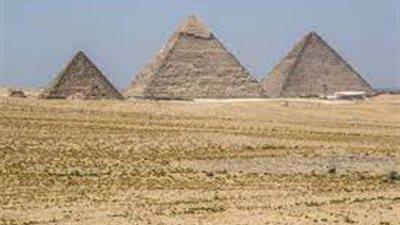 إطلاق معرض فني بأهرامات الجيزة لأحد أهم الفنانين السويسريين الدوليين