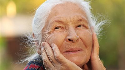 خبراء يكشفون كيف للنساء الحمل حتى سن 50 عامًا بـ التلقيح الصناعي