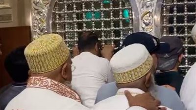 توافد أبناء طائفة البهرة على مسجد السيدة زينب بعد افتتاحه اليوم | بث مباشر