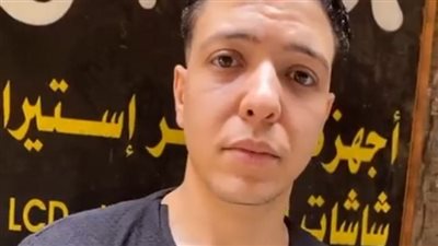 موظف شباب الجزيرة يطعن والده وزوجته وابنته.. وشاهد عيان: الخلافات بدأت من 14 سنة| بث مباشر