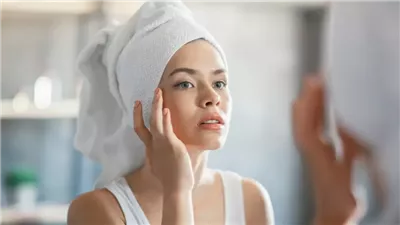 كيفية علاج وتجنب التجاعيد الناتجة عن النوم غير الصحيح