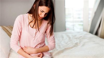 أبرزها ألم المعدة.. علامات تدل على سرطان المبيض 