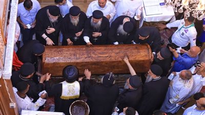 أقباط إسنا يحتفلون بعيد استشهاد الأم دولاجي وأولادها الأربعة بكنيستها جنوب الأقصر | صور