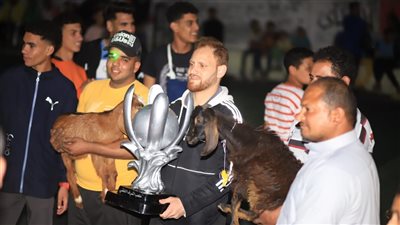 احتفال بالطبل والمزمار.. معزتان ضحية العيد هدية الفريق الفائز بنهائي سوبر في البحيرة| صور