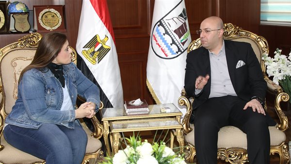 محافظ بني سويف ووزيرة