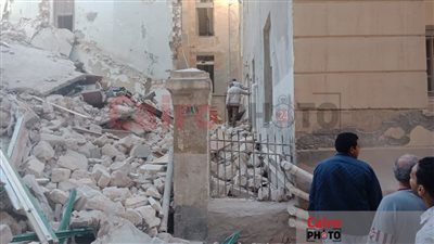 انفجار ماسورة غاز عقب انهيار عقار العطارين بالإسكندرية.. وشاهد عيان: صادر له قرار إزالة والسكان رفضوا | بث مباشر