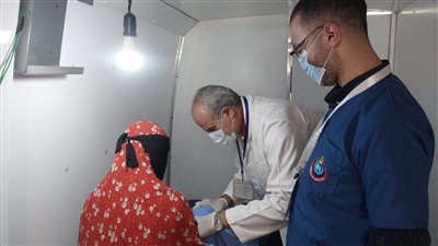 الكشف على 928 مواطنًا ضمن قافلة طبية بقرية الصفا والمروة في البحيرة