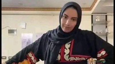 هجوم على أم خالد بسبب استخدامها منتجات داعمة لإسرائيل.. وتبرر: عمري ما قلت إني مقاطعة