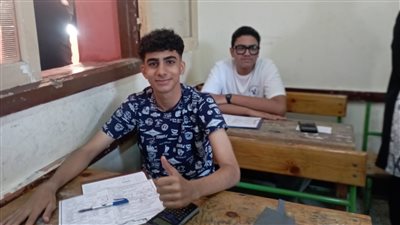 محافظ بورسعيد يتفقد سير انتظام امتحانات الشهادة الإعدادية بمدرسة القناة الإعدادية بنين| صور 