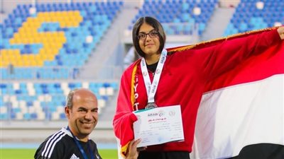 طالبة بجامعة حلوان تفوز بالميدالية الفضية بمسابقة الوثب العالي وتتأهل لبطولة البحر المتوسط