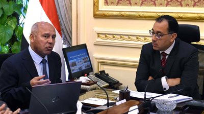 وزير النقل يكشف موعد وصول القطارات الجديدة لمترو الخط الأول