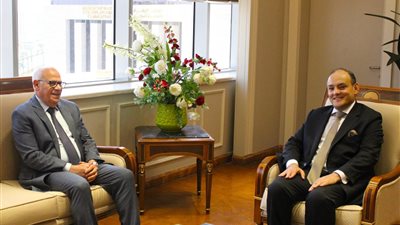 وزير التجارة يلتقي محافظ بورسعيد لبحث تعزيز الأنشطة الصناعية والاستثمارية