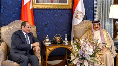 ملك البحرين يلتقي الرئيس السيسي بقصر الصخير على هامش مشاركته في القمة العربية