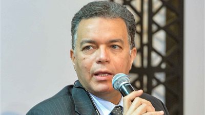 وزير الأوقاف ينعى الدكتور هشام عرفات