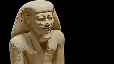 متحف آثار شرم الشيخ يعرض تمثالا لـ الترابط الأسري في مصر القديمة | صور 