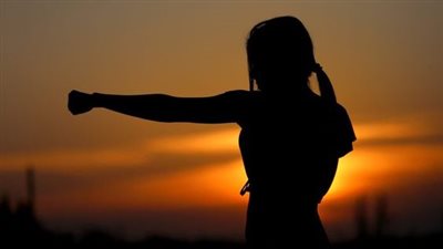 طريقة عمل بخاخة للدفاع عن النفس للنساء في المنزل.. خلي بناتك تتسلح عند ركوب أوبر