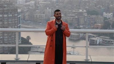 بدون دوبلير.. 5 صور ترصد جرأة وشجاعة أحمد سعد في تصوير إعلان أورانج الجديد